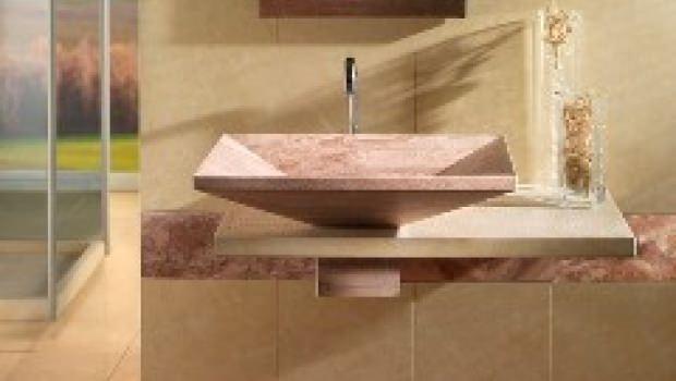 Bagno con arredi in marmo Piatto doccia nero marquina