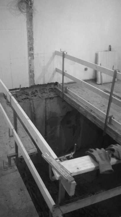Forare un solaio per realizzare una scala interna o aprire un ... Come rivestire una colonna portante interna in legno