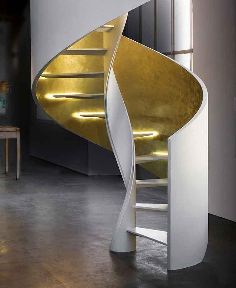 Foto scala a chiocciola: come illuminarla Luci scala