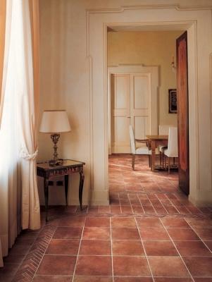 Pavimento con greca nel salone Scacchiera pavimento disegno