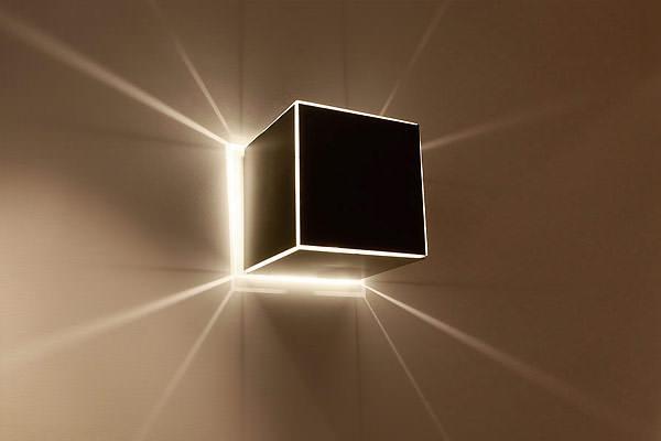 Lampade a sospensione Lampadario decentrato sul tavolo