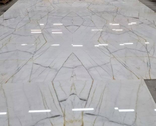 Lastra di marmo di Carrara a macchia aperta