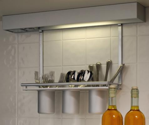 Riprogettare lo spazio cucina: accessori sottopensile