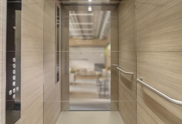 Funzionalità e design con l'ascensore KONE NanoSpace™ DX