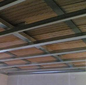 Controsoffitto isolante in aderenza Controsoffitto cartongesso struttura