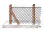 Disegno di recinzioni in rete metallica su paletti di legno