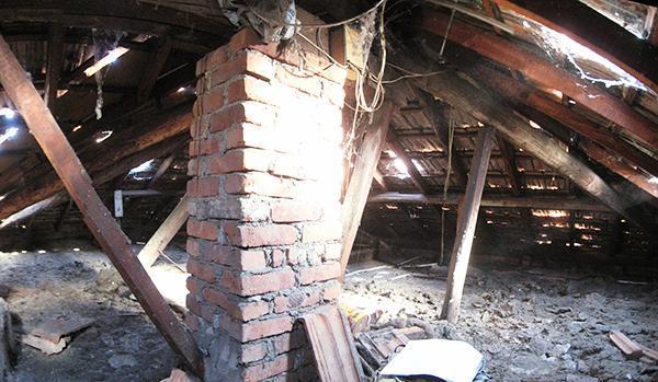 Rifacimento della struttura di un tetto in legno Rifare il tetto in legno