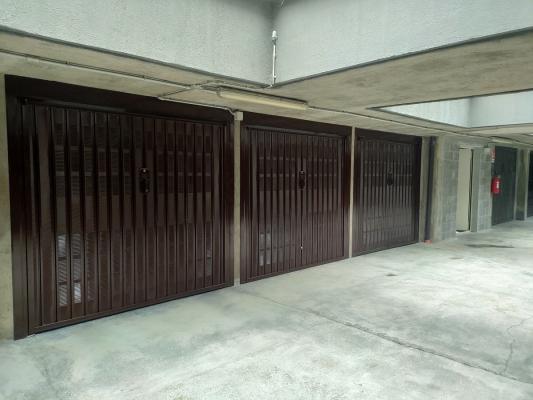 Garage in condominio - porte basculanti