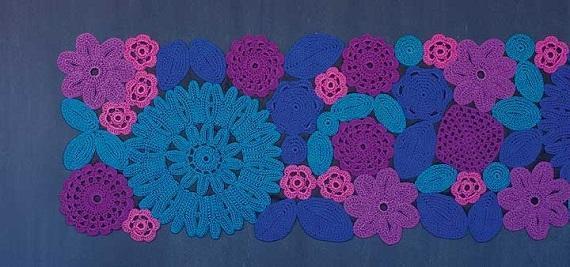 Tappeto Crochet azzurro di Paola Lenti