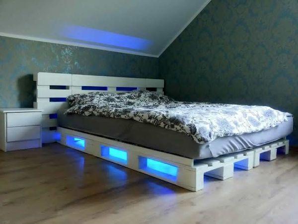 Pallet riciclati per larredamento Letto coi bancali