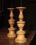 Candelieri ottocenteschi in legno tornito per ceri votivi. Di Anticoantico.com