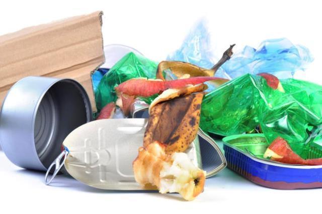 Smaltire i rifiuti domestici con la raccolta differenziata