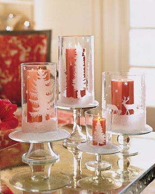 Centrotavola Natalizio con candele rosse di Martha Stewart