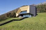 Alps Villa, in provincia di Lumezzane, progettata da Camillo Botticini Architetto. Ha una copertura in rame ossidato ed è finalista al concorso Copper in Architecture 2015 (foto: Nicolo Galeazzi)