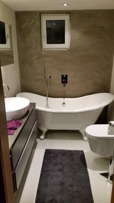 Rivestire con la resina Piastrelle effetto resina bagno