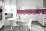 Arredare cucina Ikea bianca e rosa