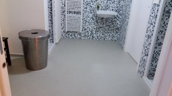 Cemento spatolato: rivestimenti per pavimenti Pavimento in cemento spatolato