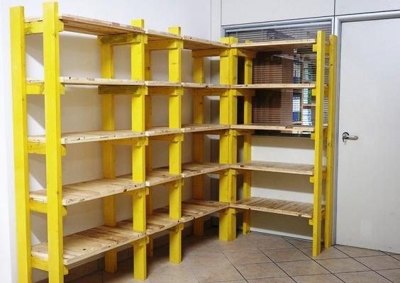 Scaffalatura in cantina fai da te Scaffalatura legno fai da te