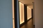 Corridoio illuminato dai pannelli - foto di Enkos srl impresa edile