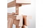 Particolare cavalletto regolabile Finnvard Ikea in legno massello
