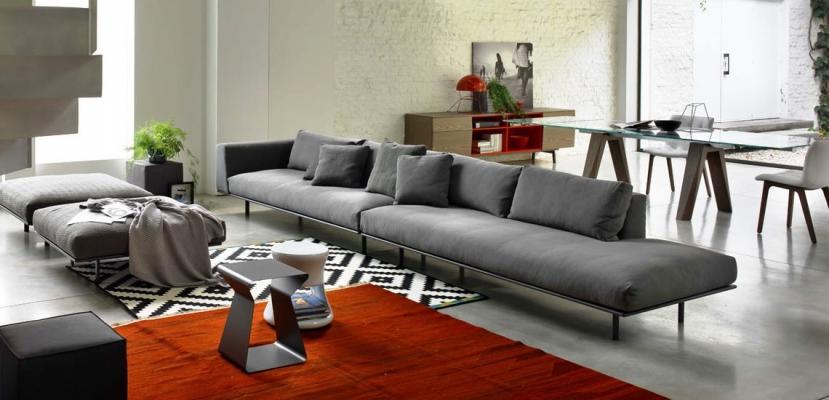 Living room arredato con divano extra large, by Fumante