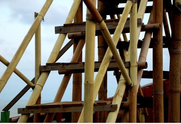 Scala con struttura portante in bambù