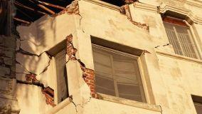 Demolizione totale e ricostruzione con ampliamento: sismabonus acquisto casa