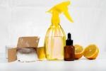 Bicarbonato, limone e tea tree oil per igienizzare il materasso