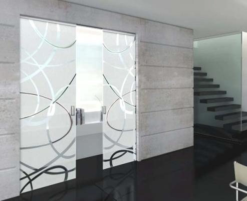Disimpegno con vetrate a scomparsa nel muro, di MR Art design