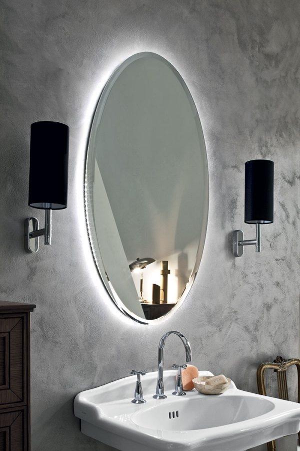 Più classica la specchiera ovale Charme per illuminare il bagno, Arbi Bathroom