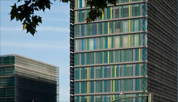 Grattacielo residenziale con facciata di U-Glass, by Com s.r.l.