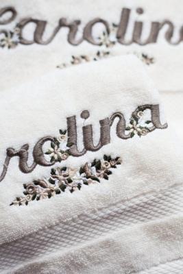 Dettaglio asciugamano personalizzato con nome, by Il Ricamificio