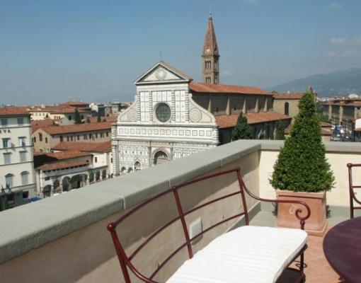 Cimasa di terrazza in pietra serena, by Frosini Pietre