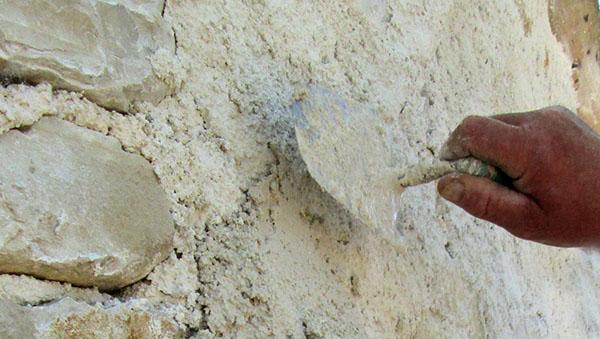 Risarcitura dei giunti di malta con calce idraulica naturale, by La Banca della Calce