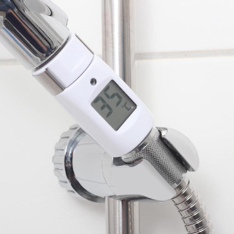Fare la doccia controllando i consumi con termometro doccia Reer