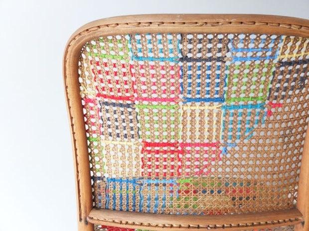 Decorare le sedie con la lana colorata, da mypoppet.com.au