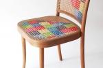 Decorare le sedie con la lana colorata, da mypoppet.com.au