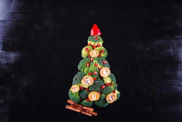 Albero di Natale originale con frutta e verdura