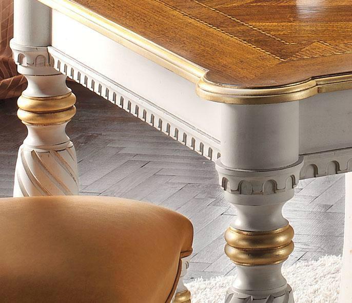 Particolare tavolo foglia oro by Styledesign