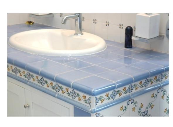 Bagno muratura con mobile sotto lavabo - Mavi Ceramica