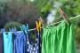 Lavare i vestiti da riporre prima delle grandi pulizie