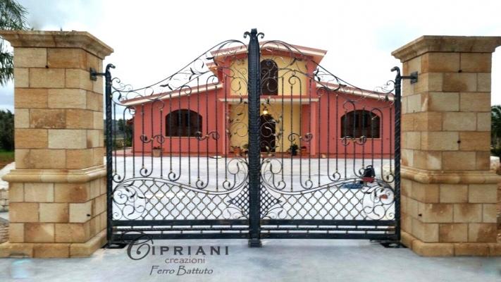 Cancello in ferro battuto stilizzato - Cipriani