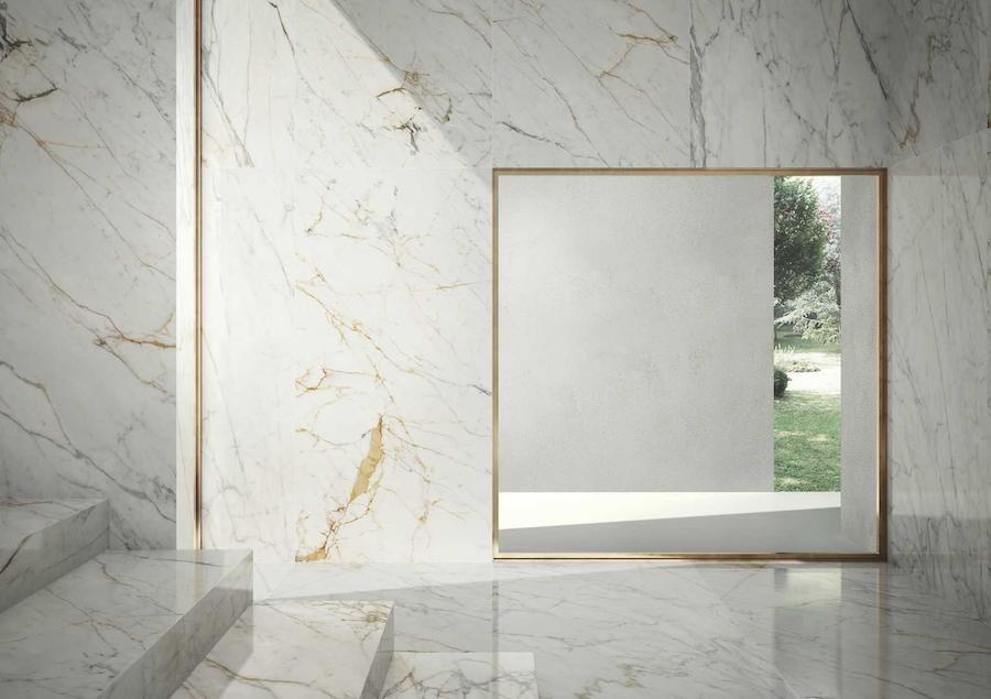 Collezione Grande Marble, marmo bianco lux e golden - Foto e design by Marazzi