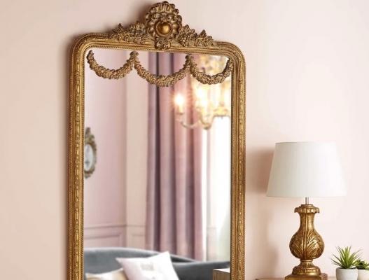 Lampada e specchiera in stile barocco con finiture color oro - Maisons du Monde