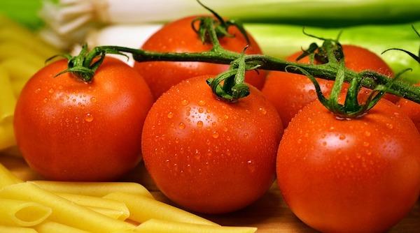 Pomodori tondi a grappolo