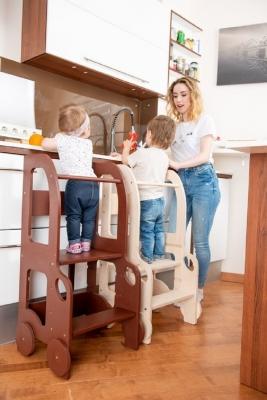 Learning tower per i piccoli di casa, da toddlerinfamily.com