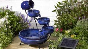 Decorare il giardino e rispettare l'ambiente con le fontane solari