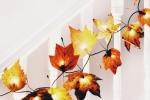 Decorazioni fai da te con foglie secche: luminarie, da wallflowerkitchen.com