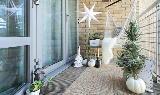 Decorare il terrazzo per Natale, da homeismore.co.uk