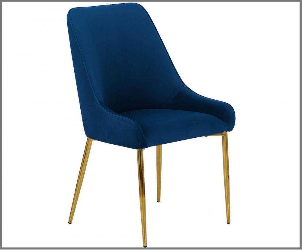 Sedia in velluto Ava in nuance Classic Blue - Design e foto by Westwing